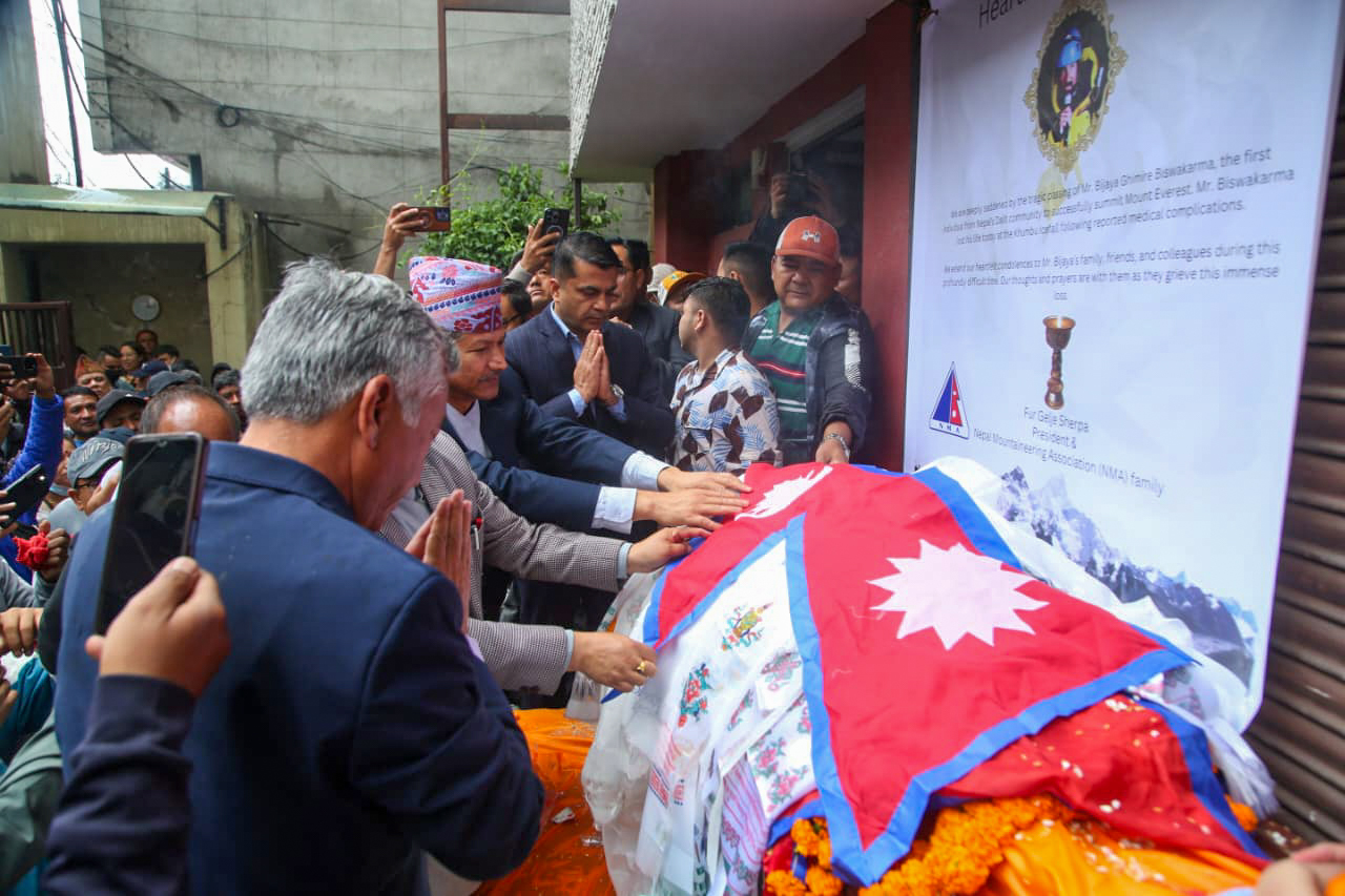 दलित समुदायका प्रथम सगरमाथा आरोही विजय घिमिरेप्रति श्रद्धाञ्जली अर्पण