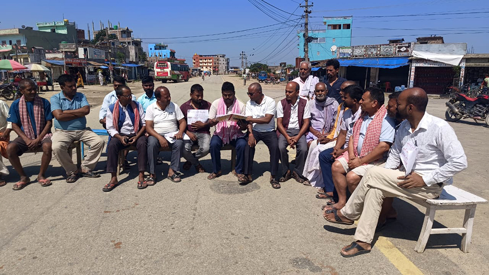 छोटी भन्सार खारेज गर्ने नेपाल सरकारको निर्णयविरुद्ध आन्दोलन, हुलाकी मार्ग अवरुद्ध
