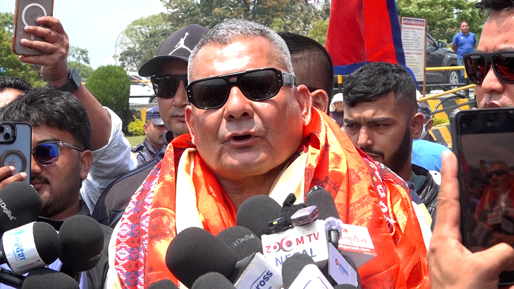 बालेन डोजर लिएर सुकुम्वासी बस्तीमा होइन, लिपुलेक-कालापानी जानुपर्छ : दुर्गा प्रसाईं