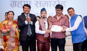 नयाँ स्वरूपमा हँसाउन आउँदै इकु, कलाकारको हितमा सधैँ लागिरहने प्रतिबद्धता