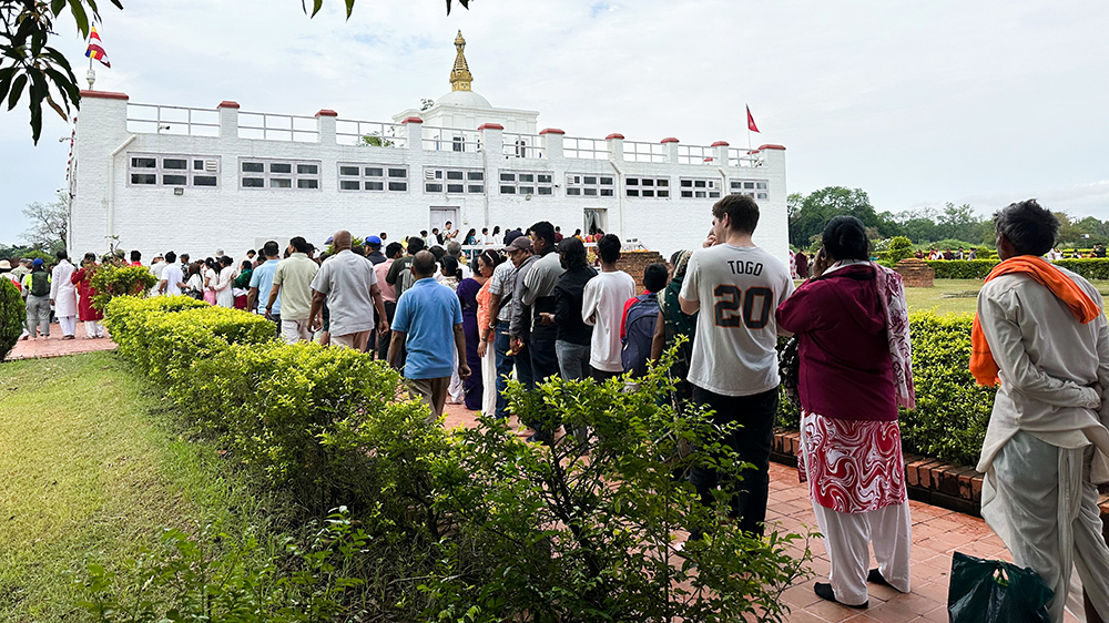 लुम्बिनीमा बुद्ध जयन्ती मनाउँदै (तस्बिरहरु)