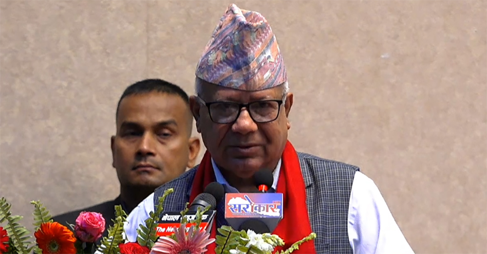 सरकारले जनताको वासस्थान र रोजगारी खोस्दै छ : माधव नेपाल