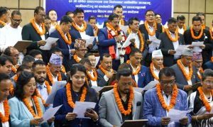 महासंघका नव निर्वाचित अध्यक्ष श्रेष्ठ लगाएतले लिए सपथ