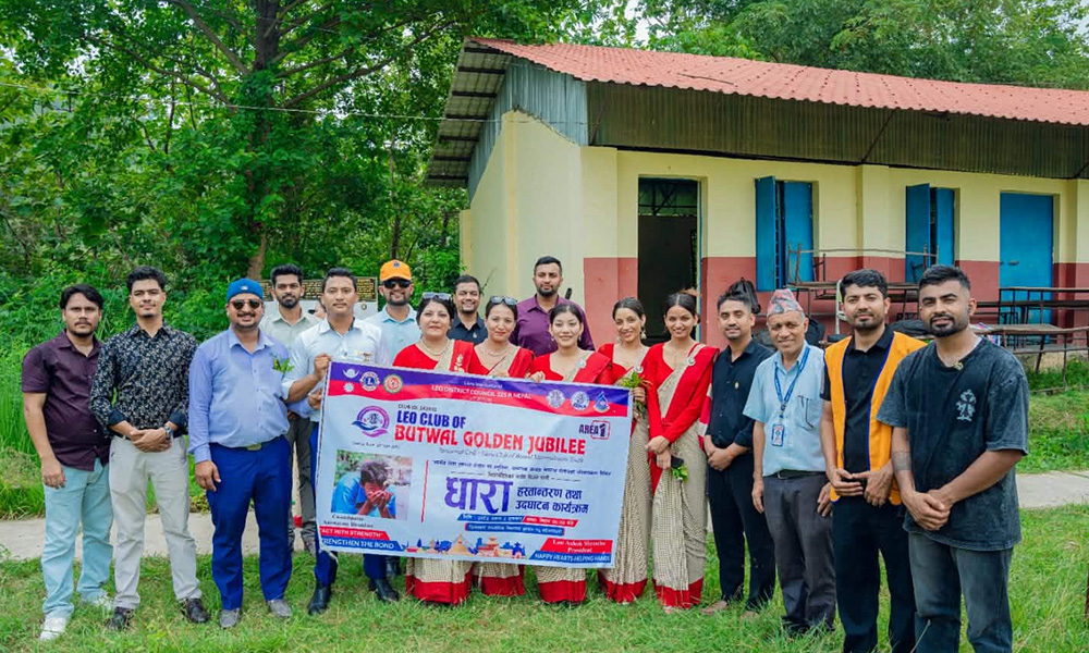स्वर्गीय पोखरेलको स्मृतिमा विद्यालयलाई खानेपानीको धारा हस्तान्तरण