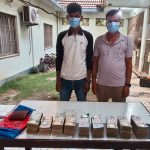 स्रोत नखुलेको ३२ लाख रुपैयाँसहित दुई जना पक्राउ