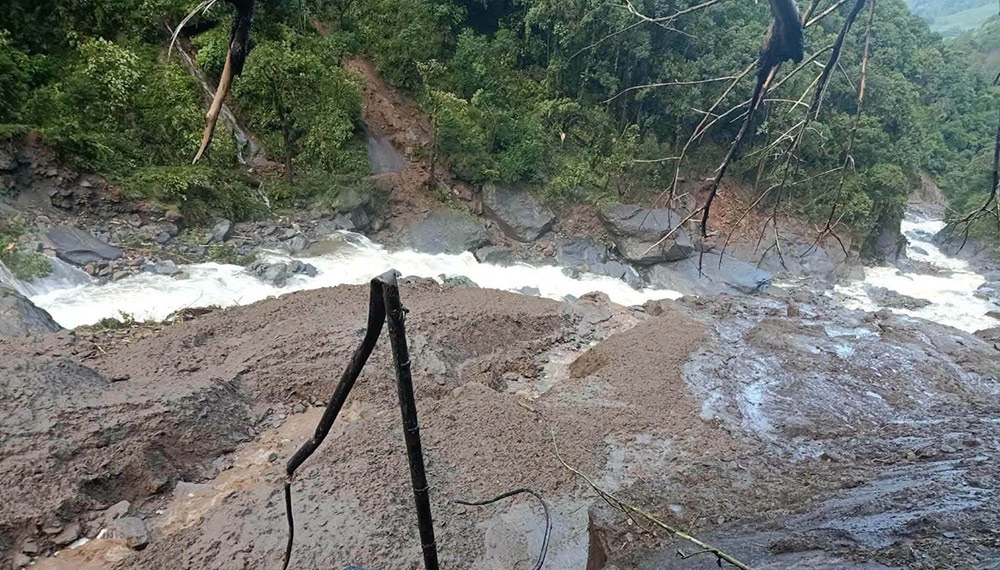 दोलखामा खोलाले बगाएर १ जना बेपत्ता