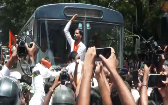 झारखण्डमा विद्यार्थी आन्दोलन उग्र, विधानसभा घेराउदेखि राज्यव्यापी बन्दसम्म