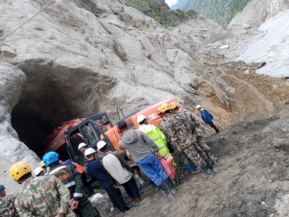 बाढी अपडेट : १ हजार ४३६ जनाको शव फेला, ४ हजार ६५५ को खोजी जारी